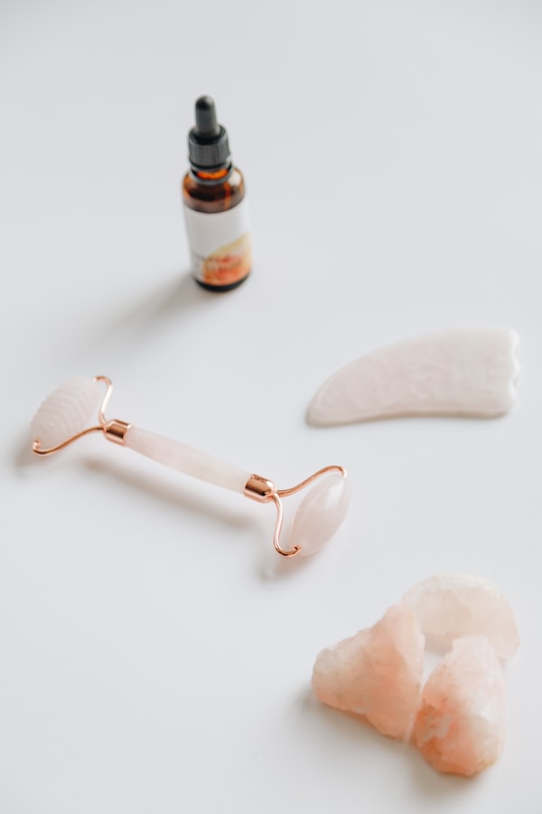 Rose Quartz Facial Roller Set